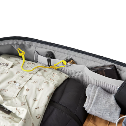 YETI x Oracle Red Bull Racing Crossroads® 40L Travel Duffel